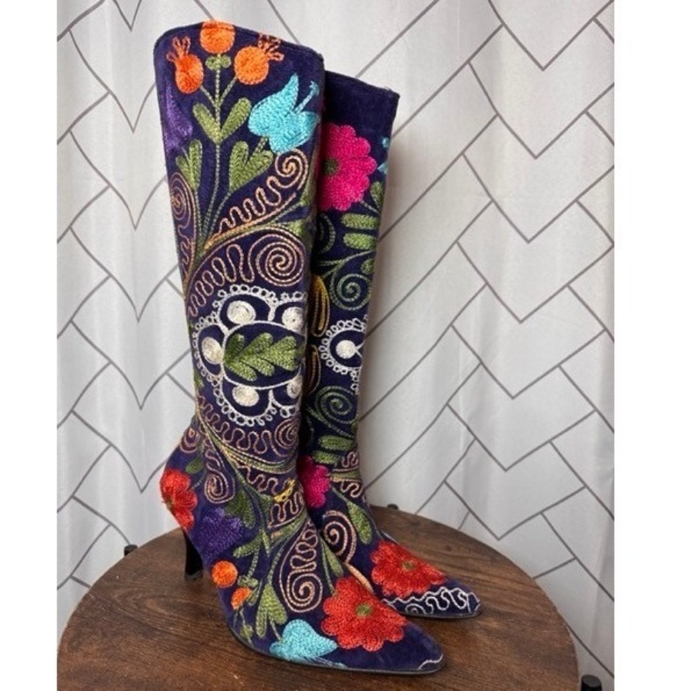 Suzani Camelia Blue Floral Embroidered Pointed Tall Boots SZ 7 Boho Whimsical